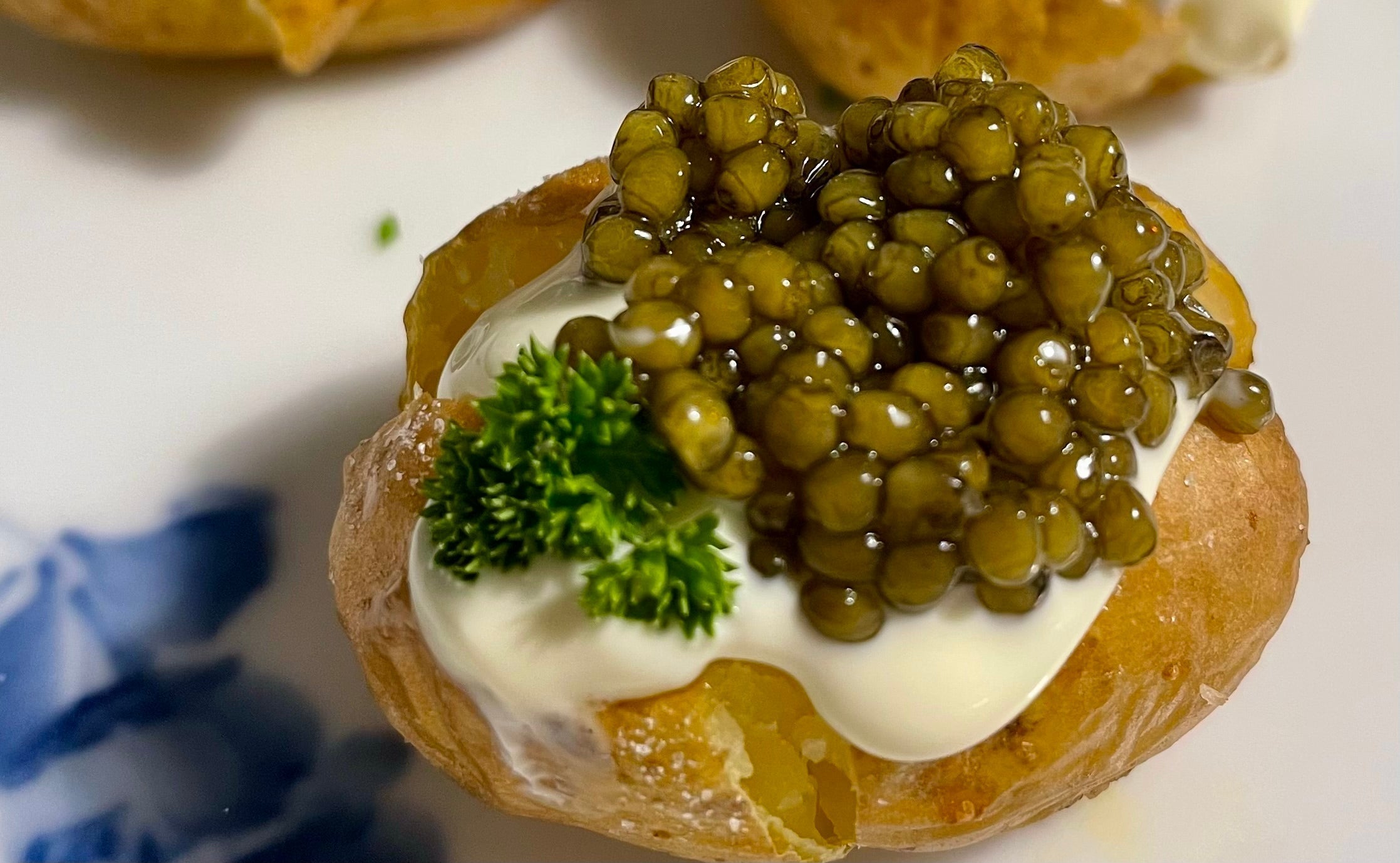 Små ovnbagte kartofler med Caviar