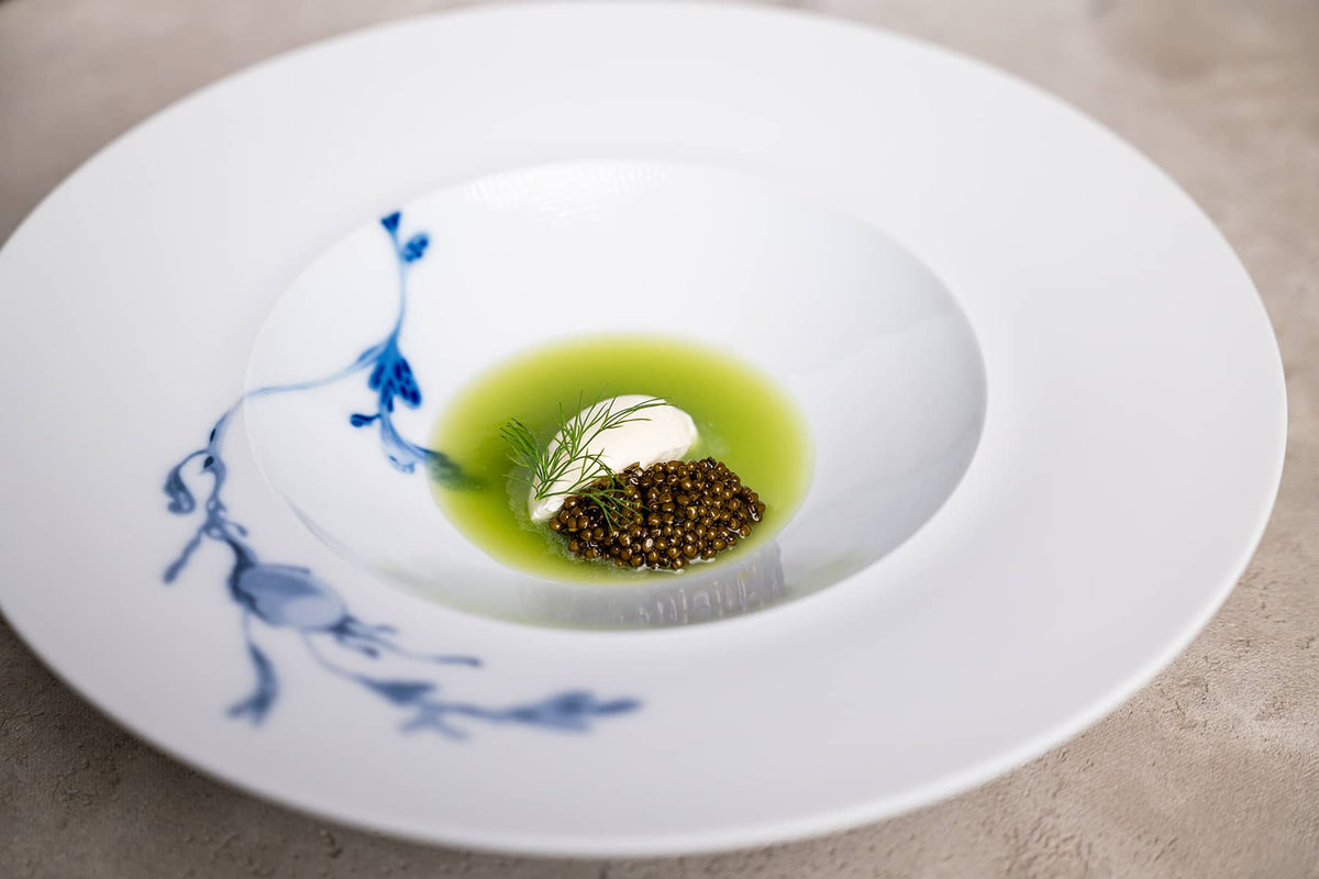 Kold agurkesuppe med kejserlig Caviar